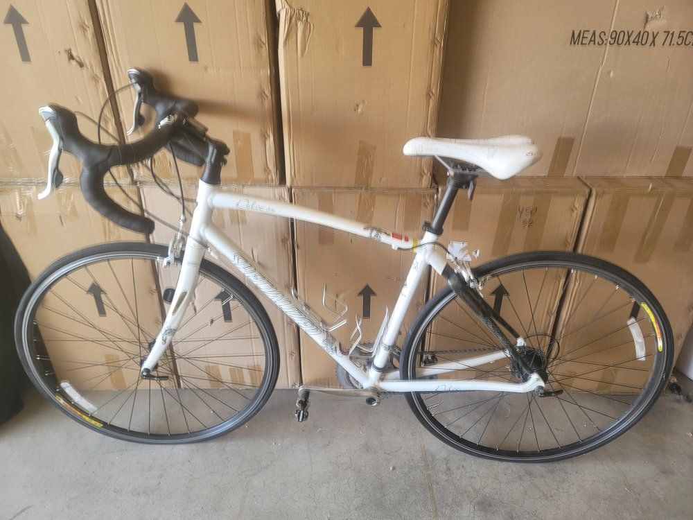 SPECIALIZED ROAD BIKE