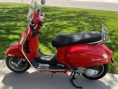 2008 Vespa Scooter Model GTS250