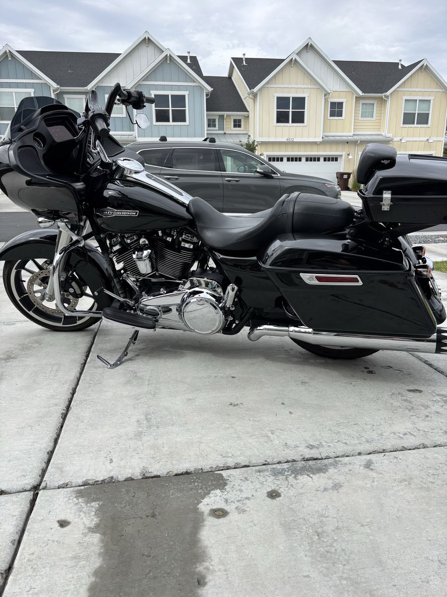 $16.5K 2021 Harley-Davidson Vivid Black Road Glide (FLTRX)