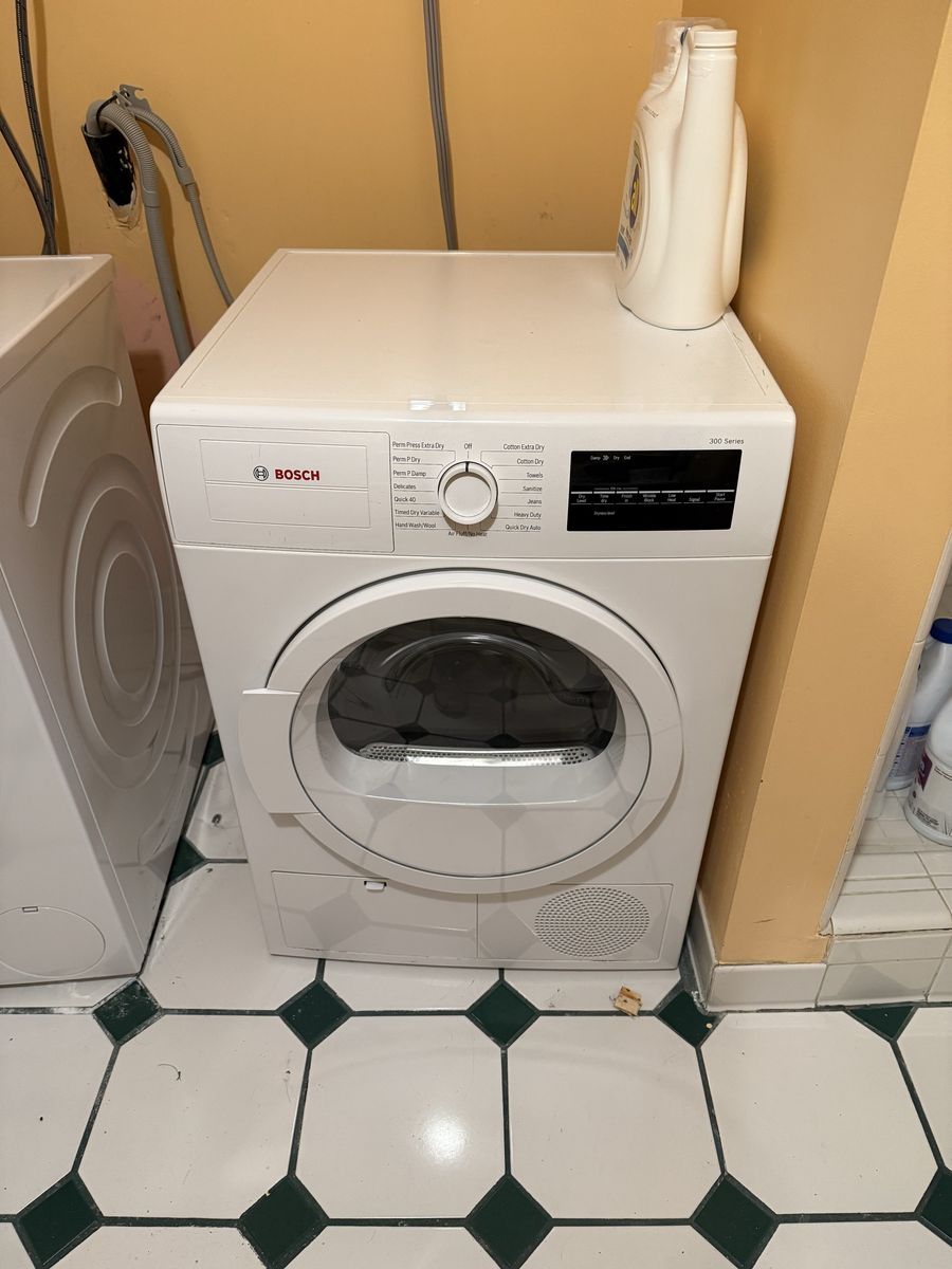Bosch stackable ventless Washer/ Dryer