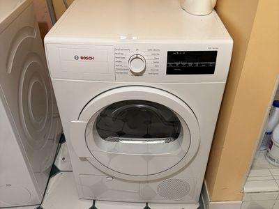 Bosch stackable ventless Washer/ Dryer