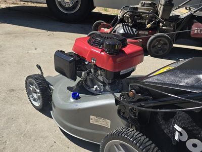 Honda Poulan self propelled lawn mower