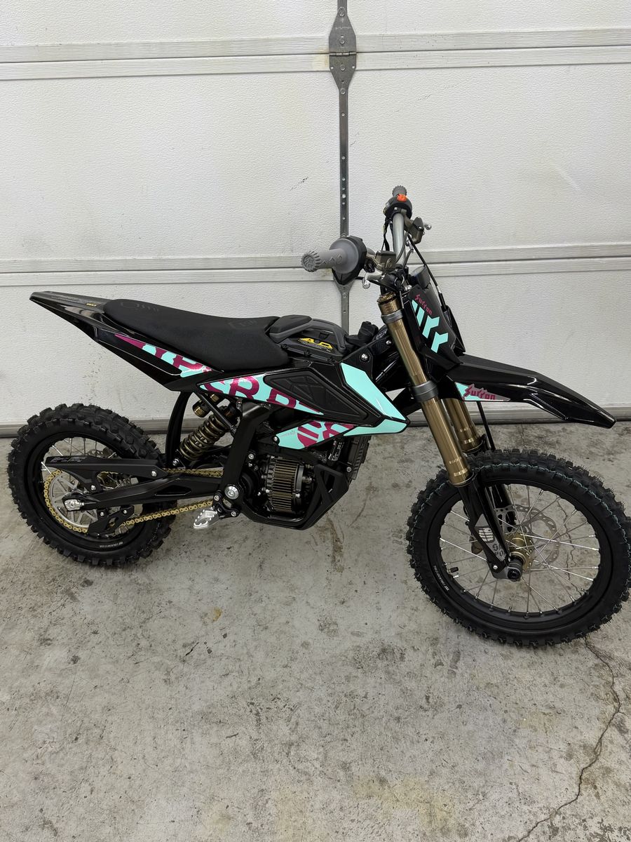 Sur-Ron Hyper Bee Dirt Bike New 