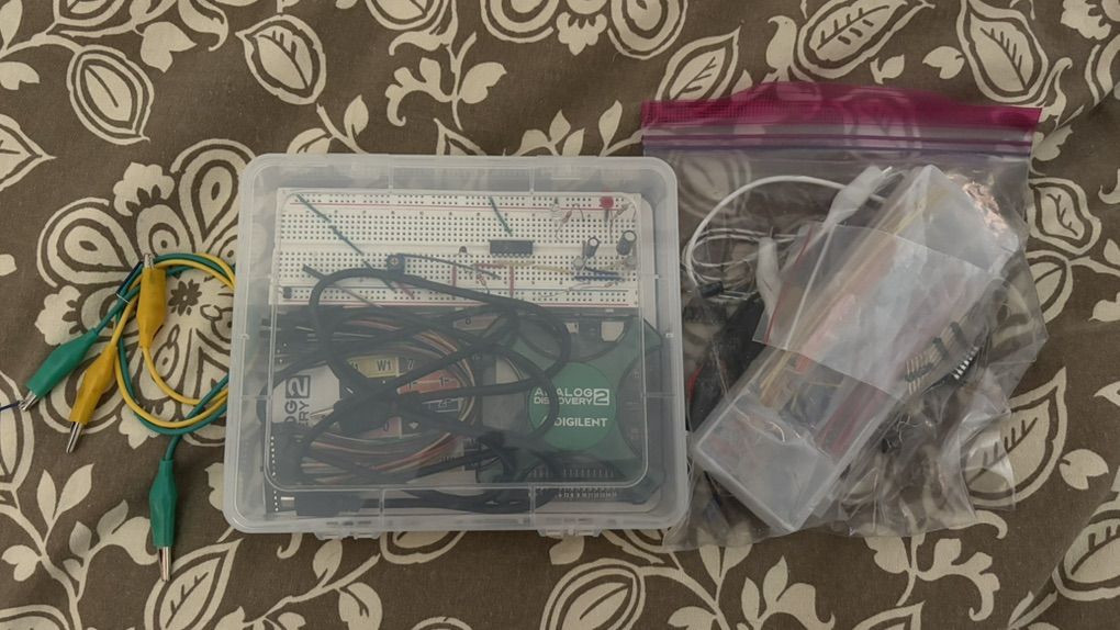 Analog Discovery 2 Diligent & Breadboard + extras
