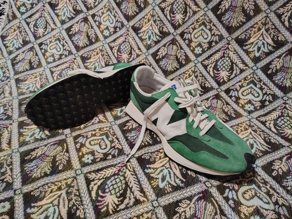 New balance 327 shoes. Size 11.5