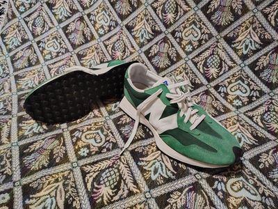 New balance 327 shoes. Size 11.5