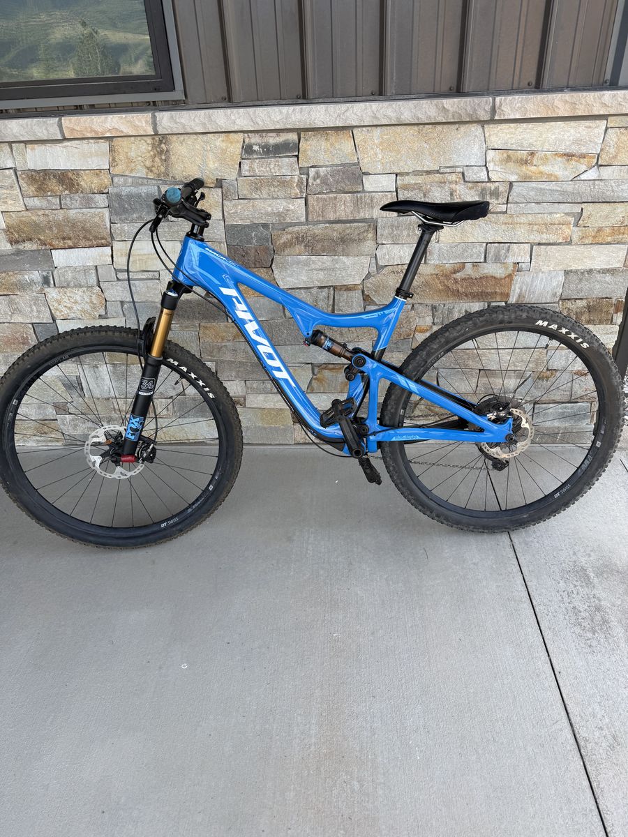 Pivot Mach 429 Trail Mountain Bike