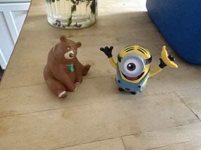 Despicable Me Minion Dave with Banana & Masha and the Bear Tonies