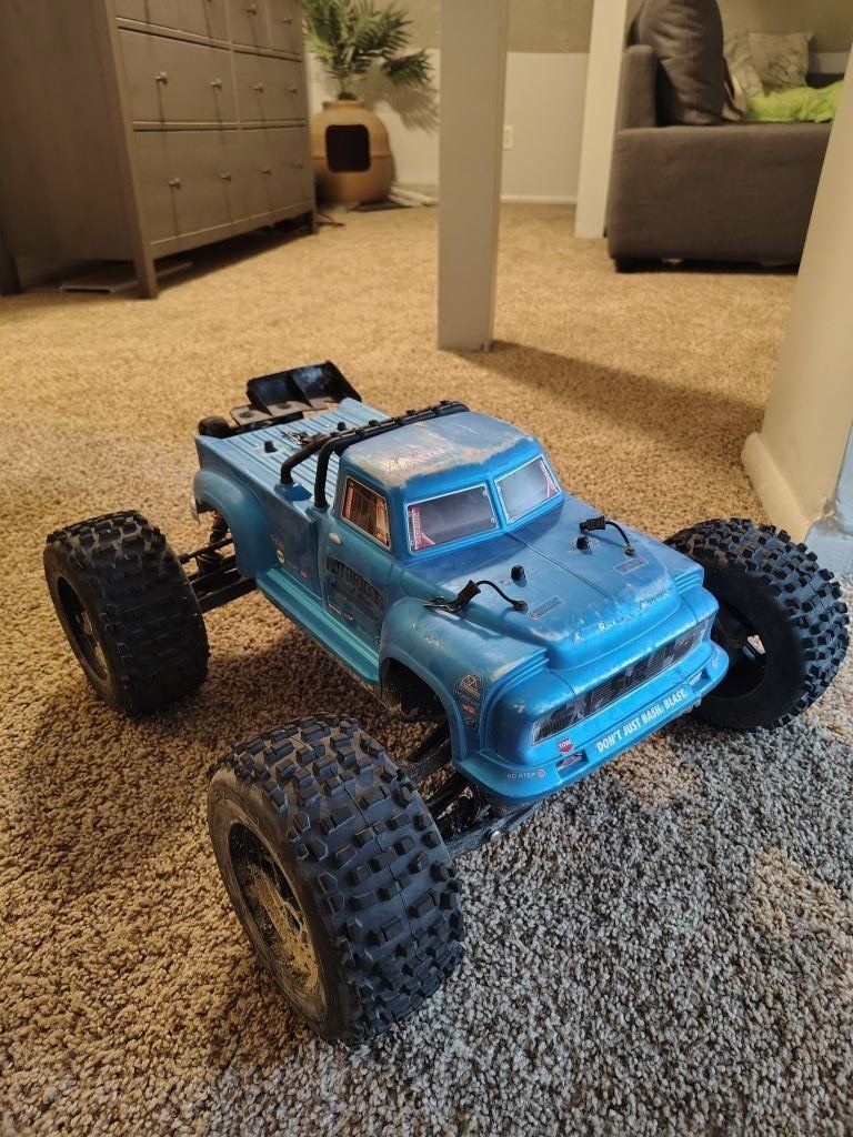 Arrma Notorious 6S