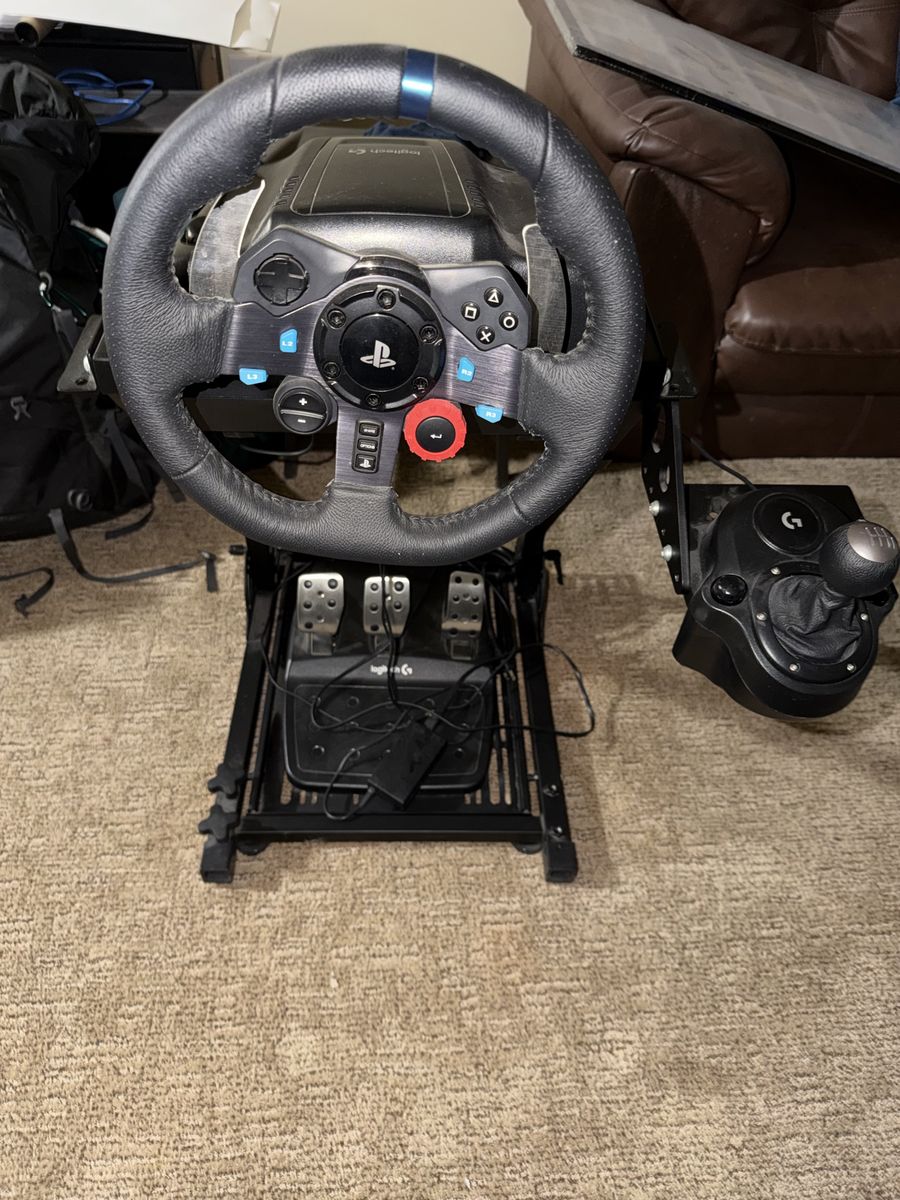 Video game racing wheel