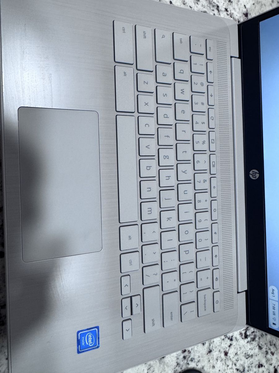 Main image 3