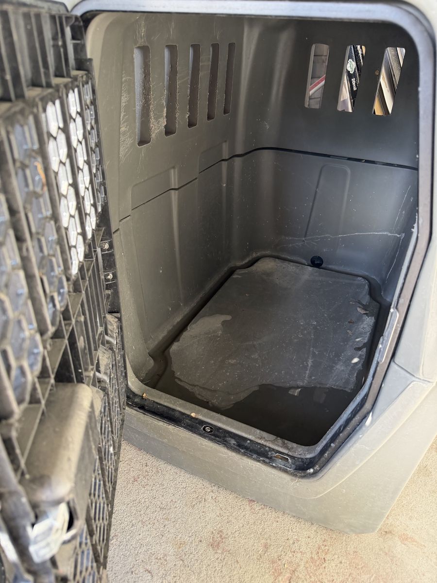 Gunner Kennel Heavy-Duty Plastic Pet Kennel/Crate - Durable Dog Travel Carrier