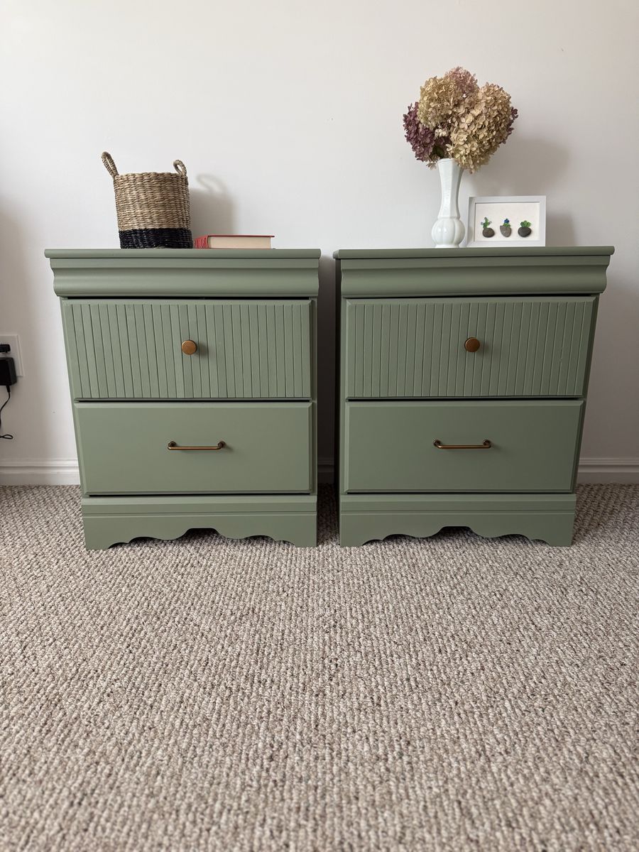 Set of 2 Nightstands