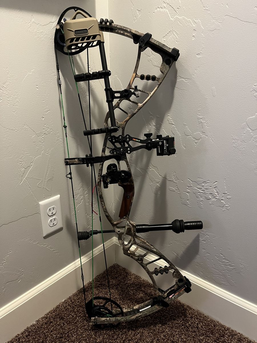 Fully Loaded Hoyt Nitrum Turbo Compound Bow