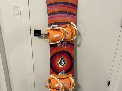 Nitro Beauty x Volcom 150