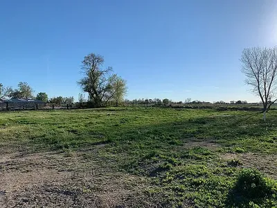 Land for rent/lease -- includes outdoor Storage Space (Pasture with Grazing)