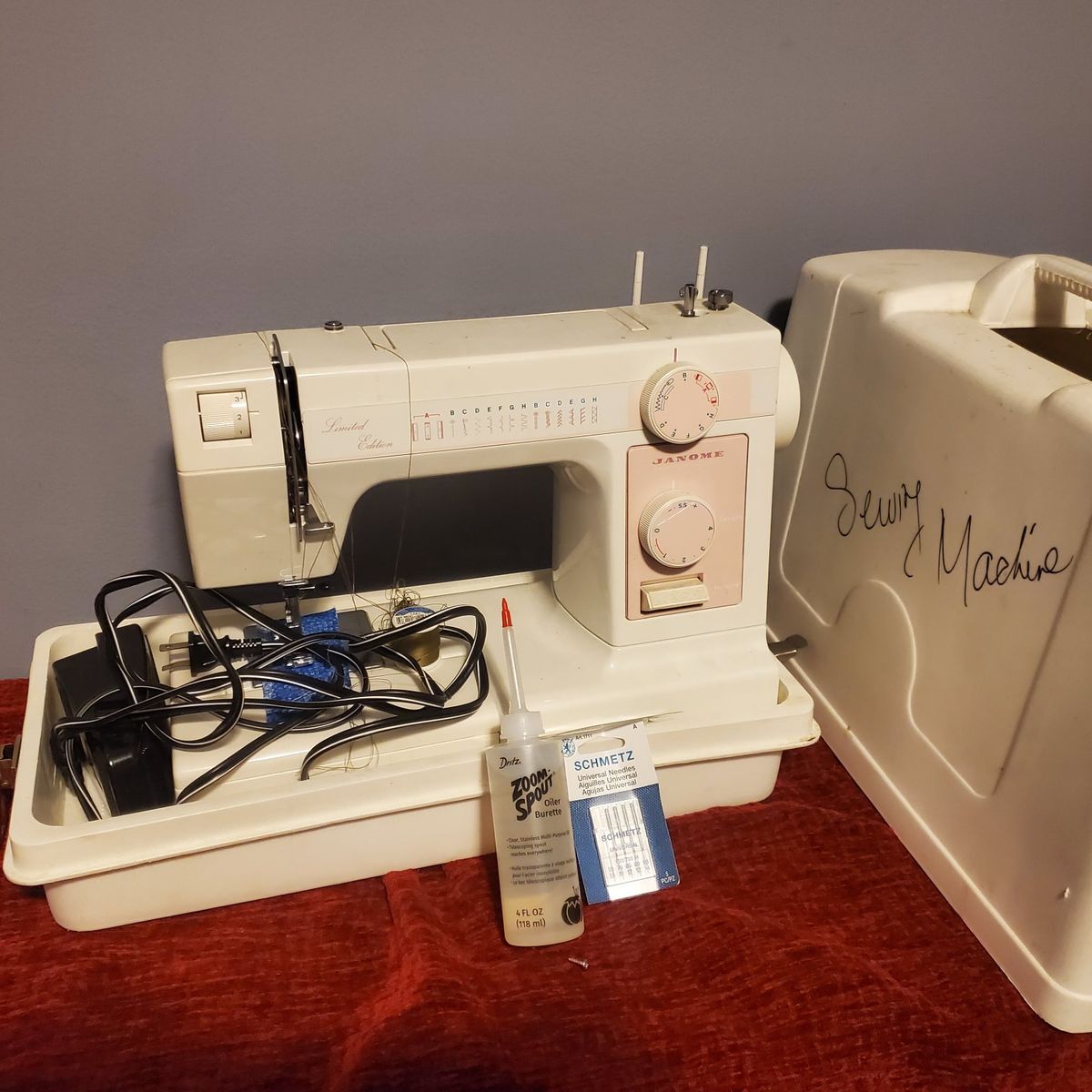 Janome Limited Edition Sewing Machine with Case, Power Cord, Pedal, Oil & Needles