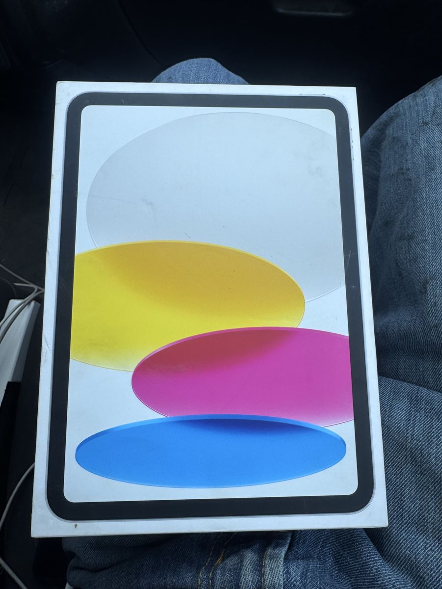 Apple iPad 10th Gen 64GB Otter Box Defender Case
