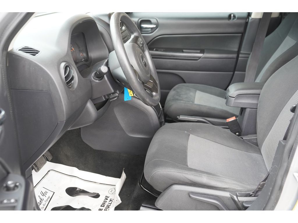 Main image 4