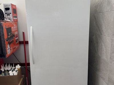 Frigidaire Frost Free 21 cubic feet freezer upright garage ready
