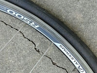 Alex rims R500 with continental gatorskin tire.