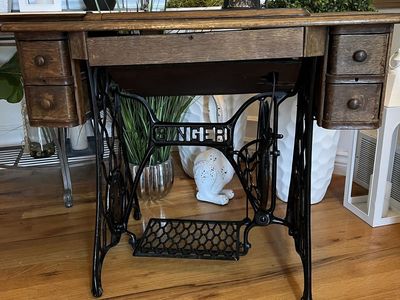 Antique Wood Cabinet Singer Sewing Machine