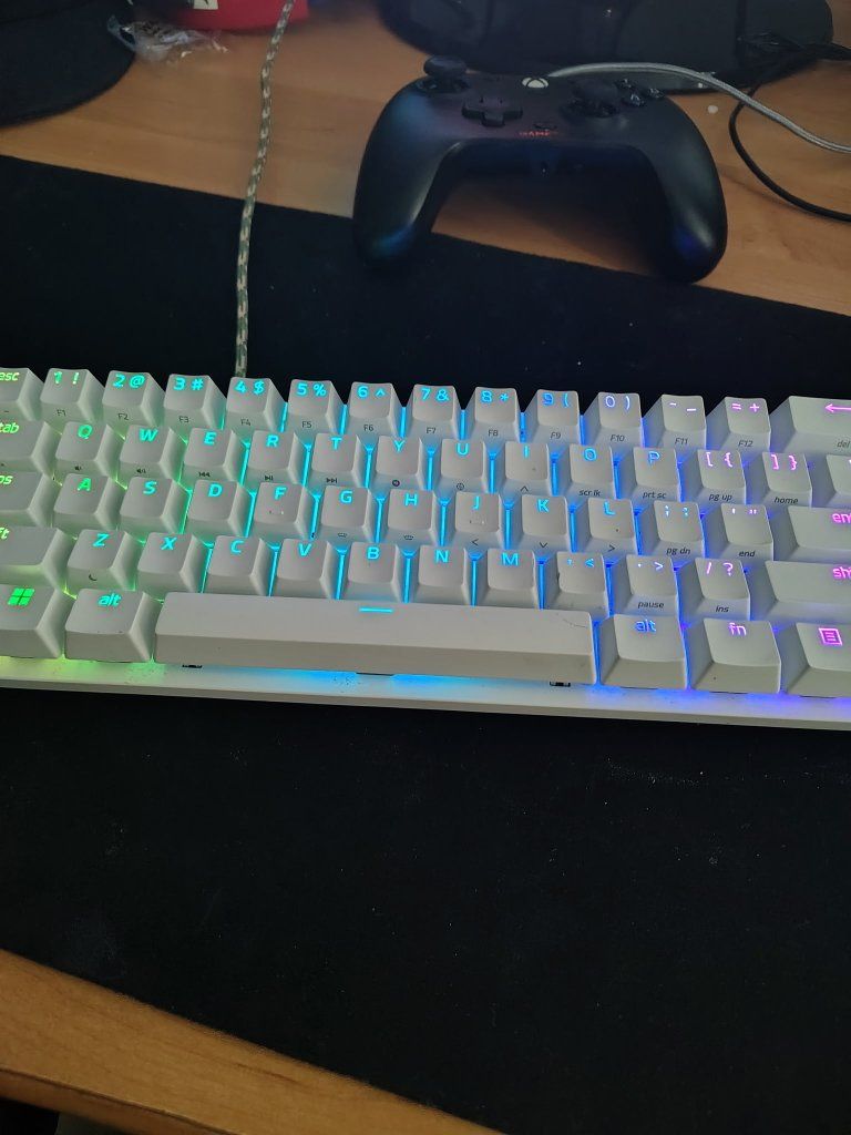 Razer Huntsman Mini Gaming Keyboard - White, 60% Form Factor, Optical Switches, RGB Backlighting