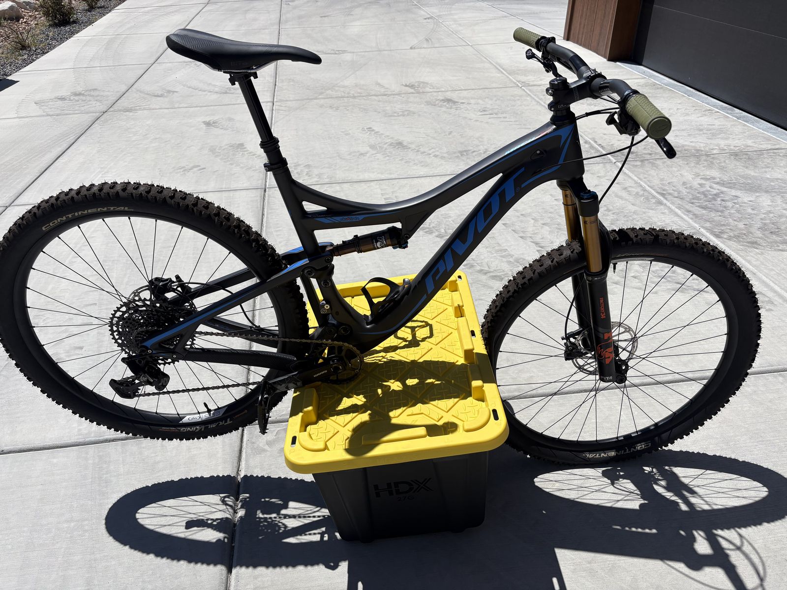 Pivot Mach 429 SL Carbon Mountain Bike - 2017