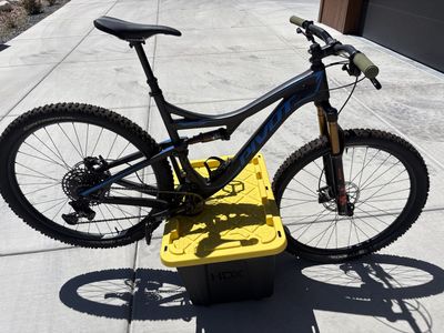 Pivot Mach 429 SL Carbon Mountain Bike - 2017