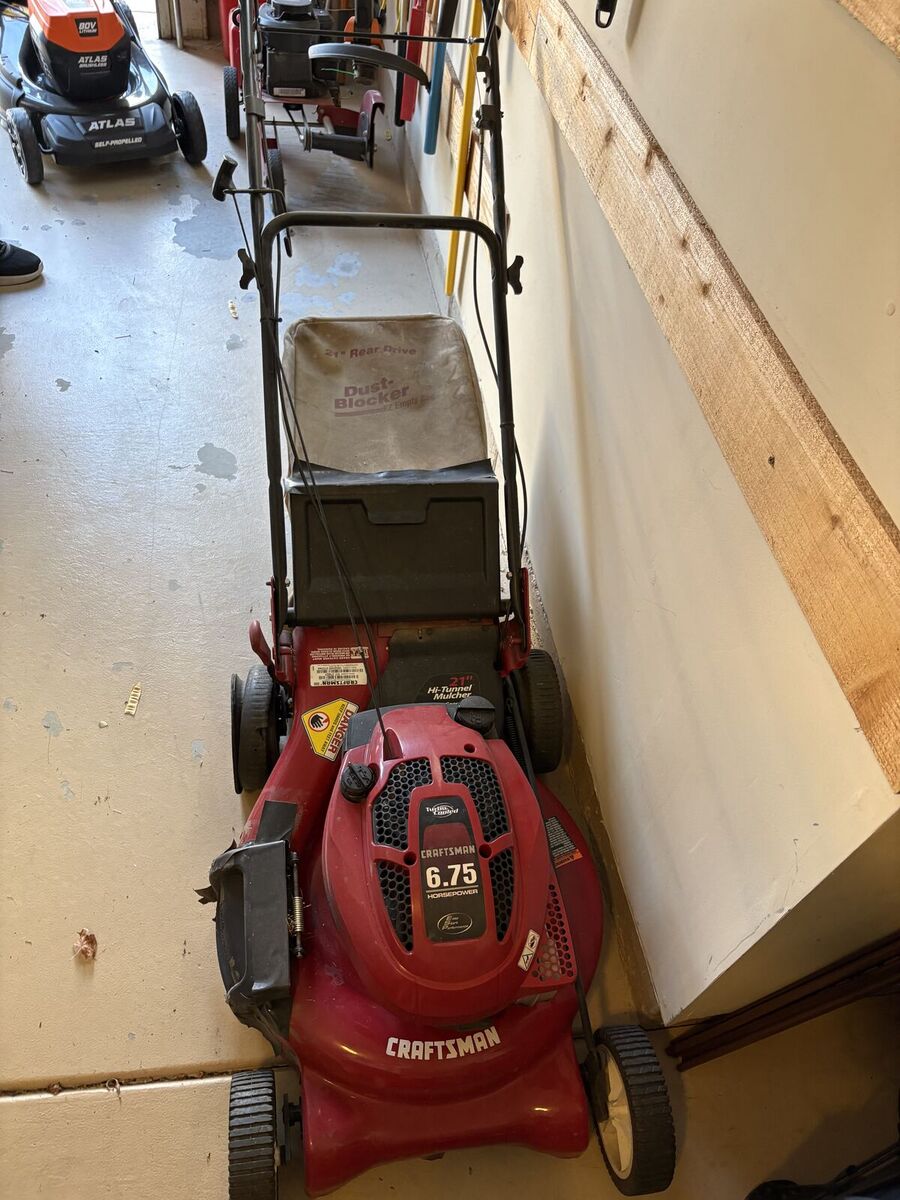 Craftsman 6.75HP self propelled lawn mower $300 cash/venmo in Draper