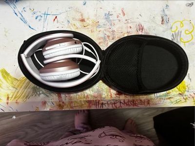 Power Locus Wireless On-Ear Headphones Rose Gold with Case & Cables
