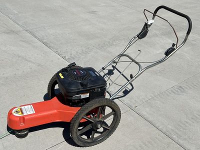 DR String Trimmer / Mower 4 HP Quantum Gas Powered. Comes with pictured manual & extras. Runs Well