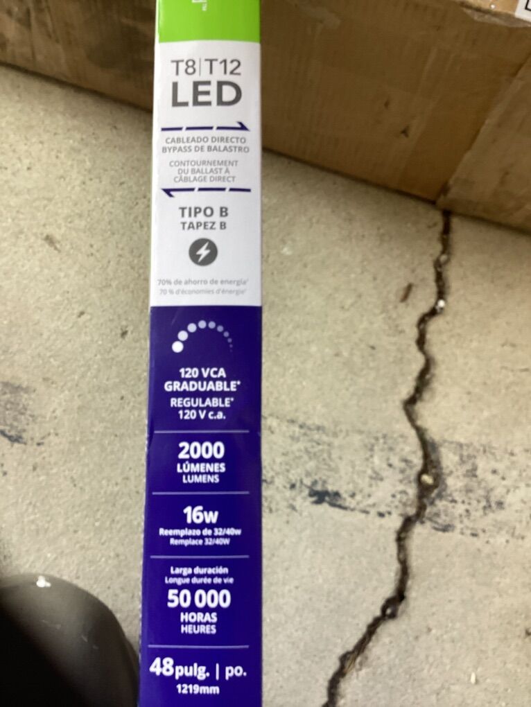 Toggled 48” LED Tube Lights (3)