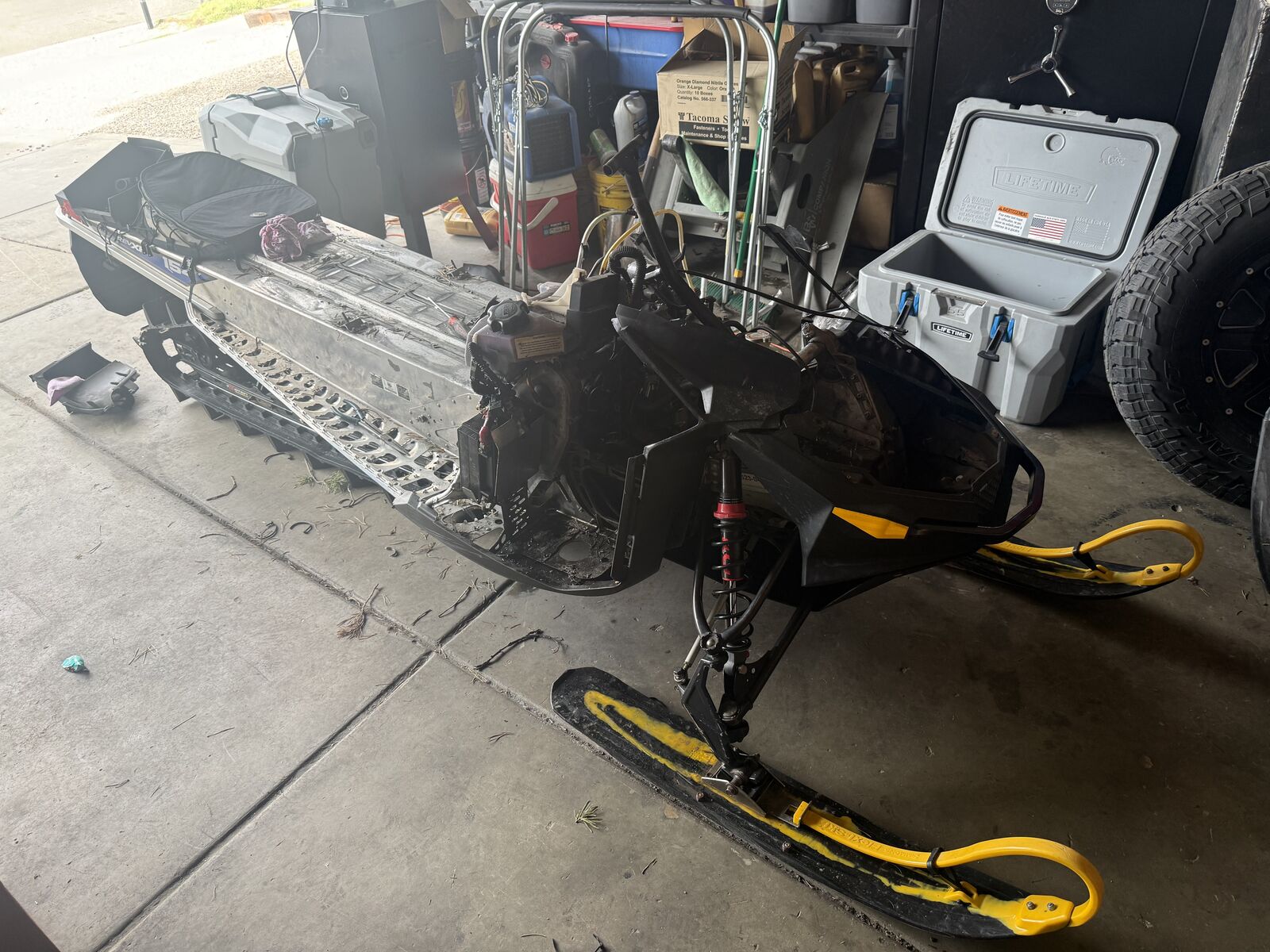 *Part Out* 2009 Skidoo Summit