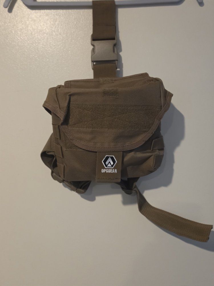 Drop leg dump pouch.