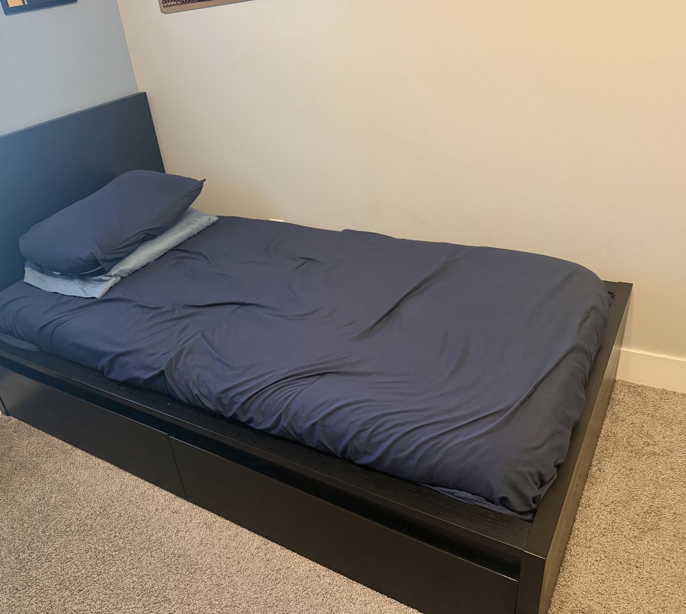 Twin Bed 