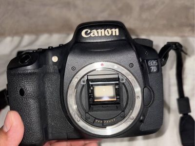 Canon 7D body only