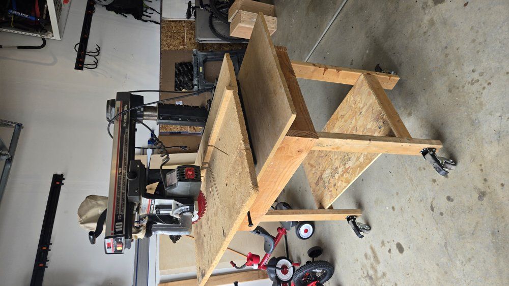 10 inch radial saw with movable tabletop