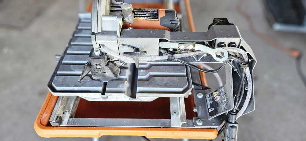 RIGID 9amp 7" corded wet tile saw