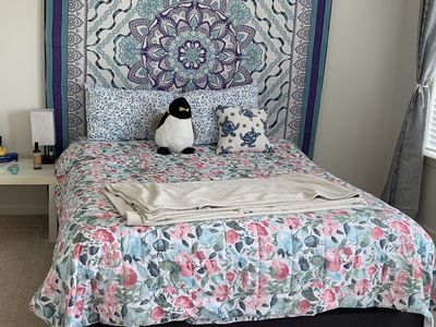 Queen bed - mattress and all!