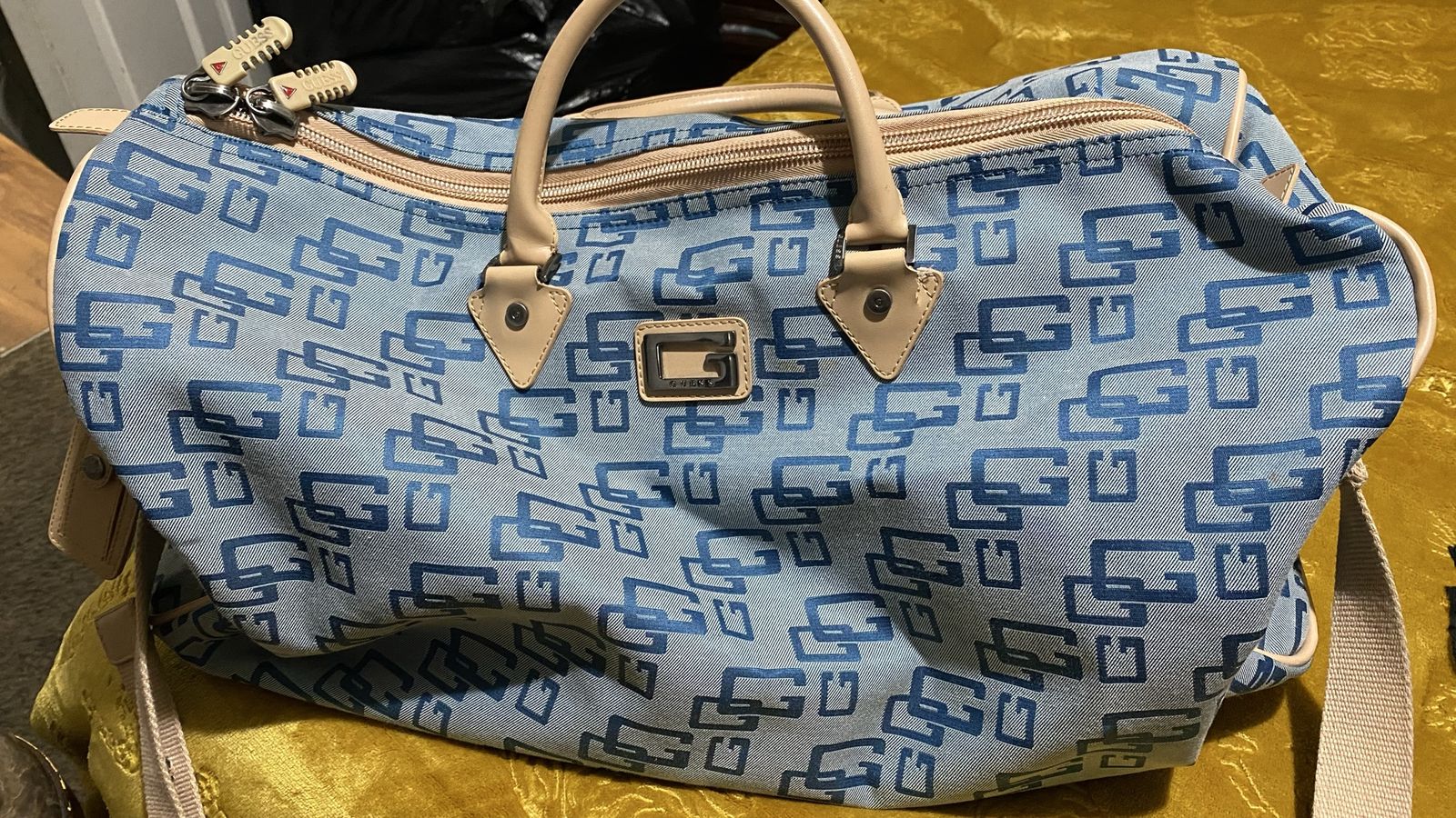 GUESS travel bag