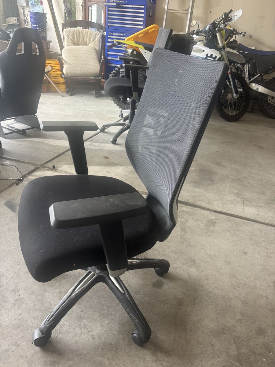 Comfortable Adjustable Office Chair