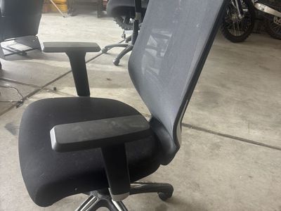 Comfortable Adjustable Office Chair