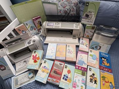 Cricut Machine And Accessories