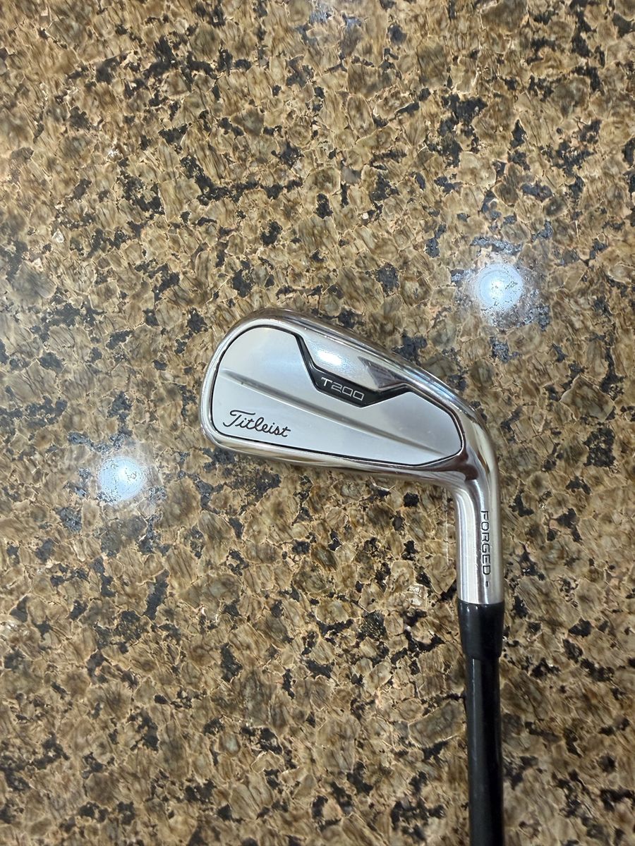 Titleist T200 3 iron, xstiff shaft