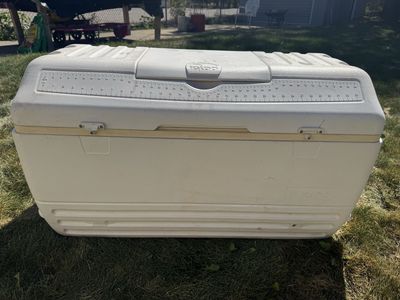 Huge 165-Quart Igloo Marine Cooler (Needs New Drain)