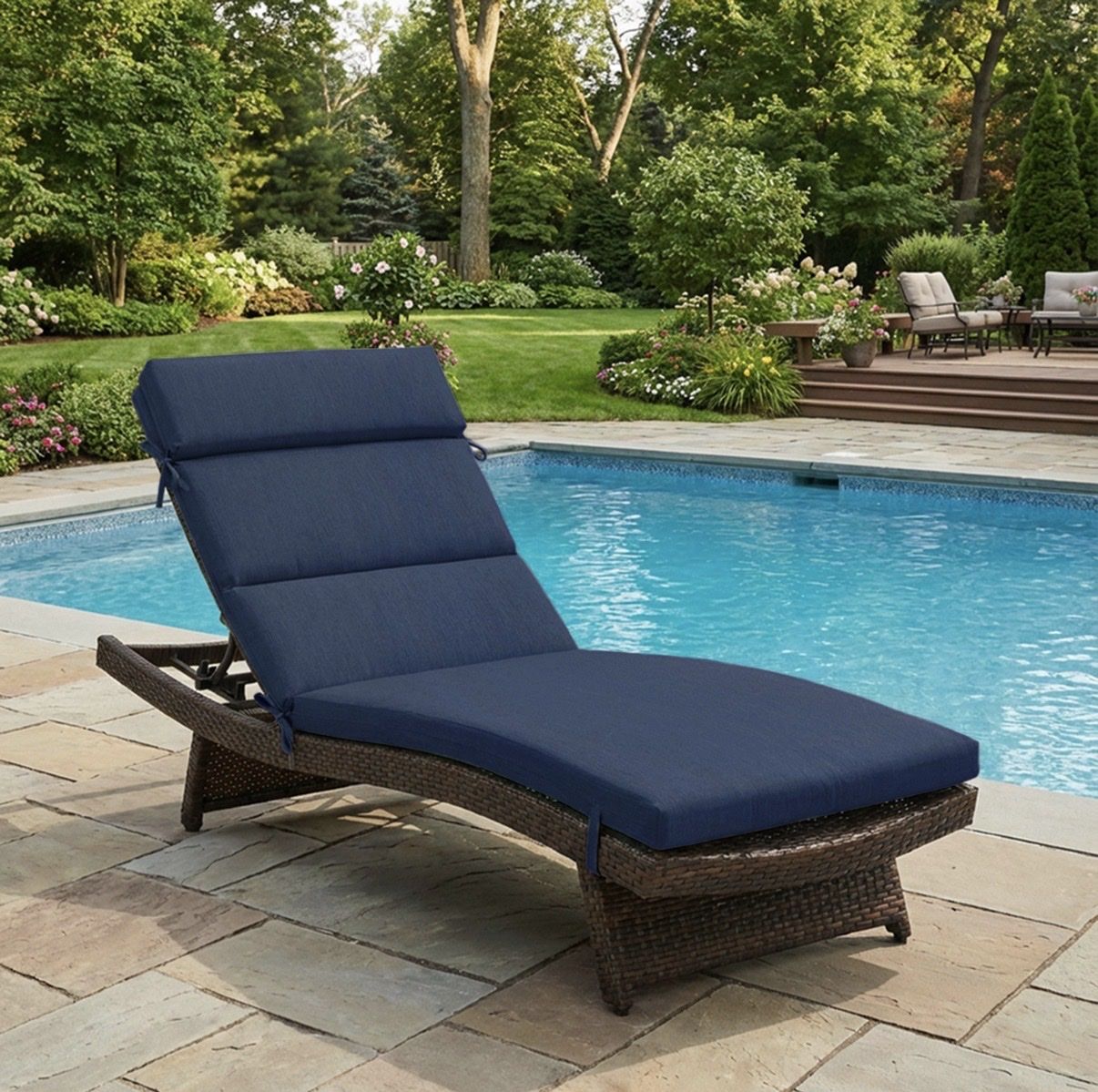 Chaise lounges 4 of them.  Includes 4 lounge and four navy cushions