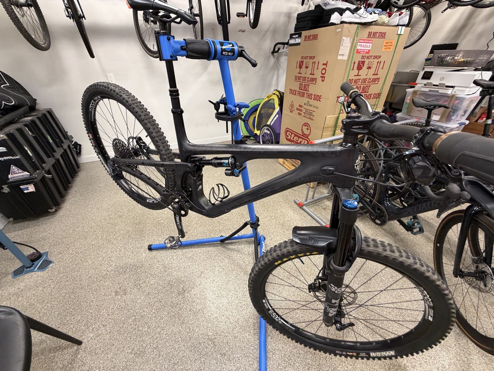 2023 Yeti SB140 Carbon 29er size XL