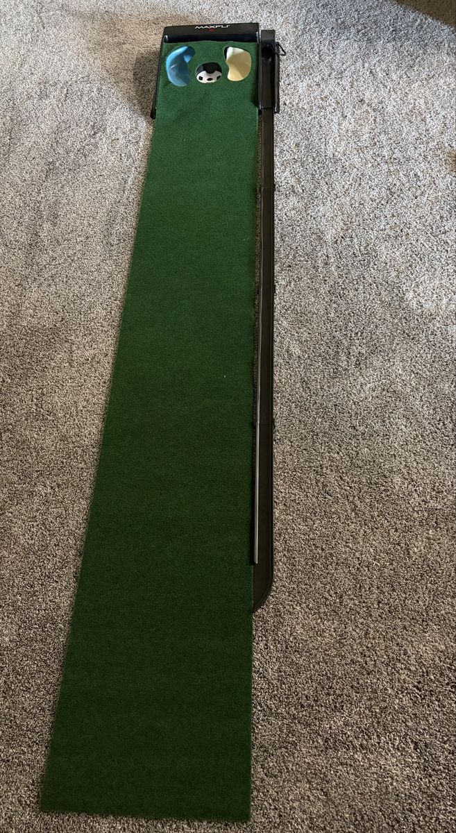 Maxfli Golf Putting Mat with Automatic Ball Return