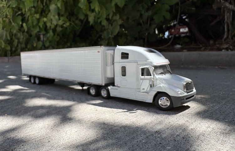 Heavy Duty Diecast 14" Truck